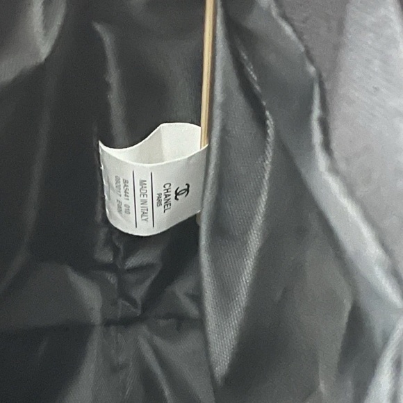 Black Tote with White Accents - Picture 9 of 13